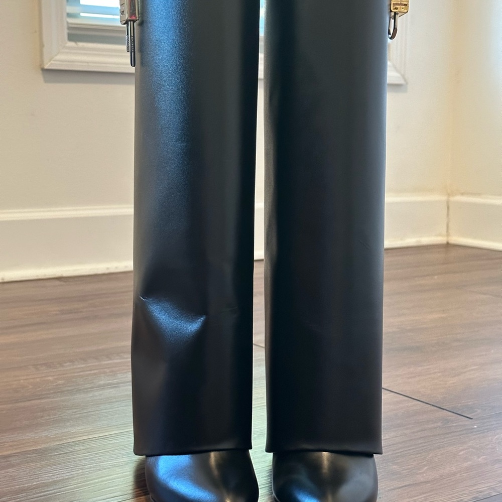 Shark boots